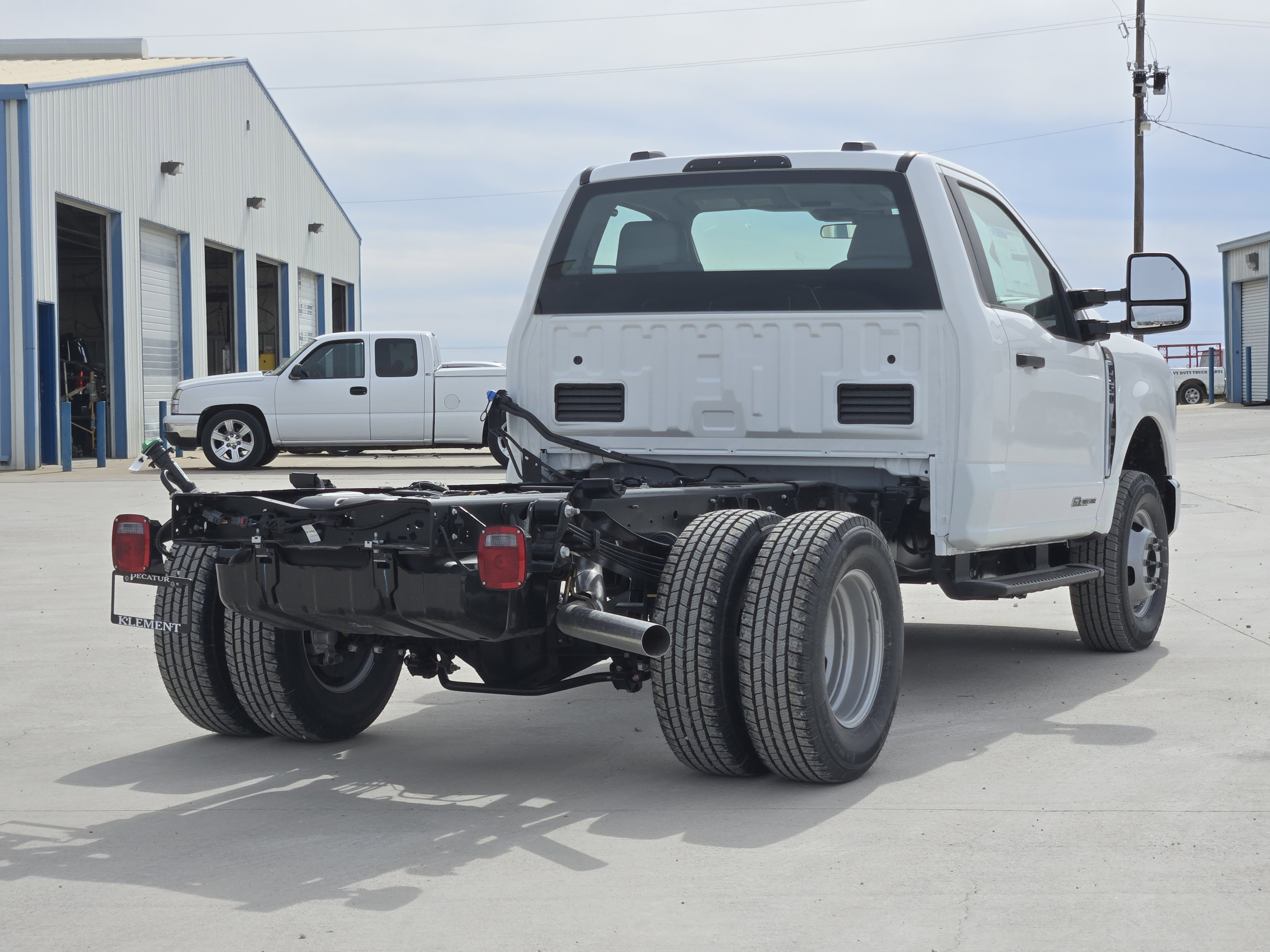 2025 Ford F-350 XL photo 4