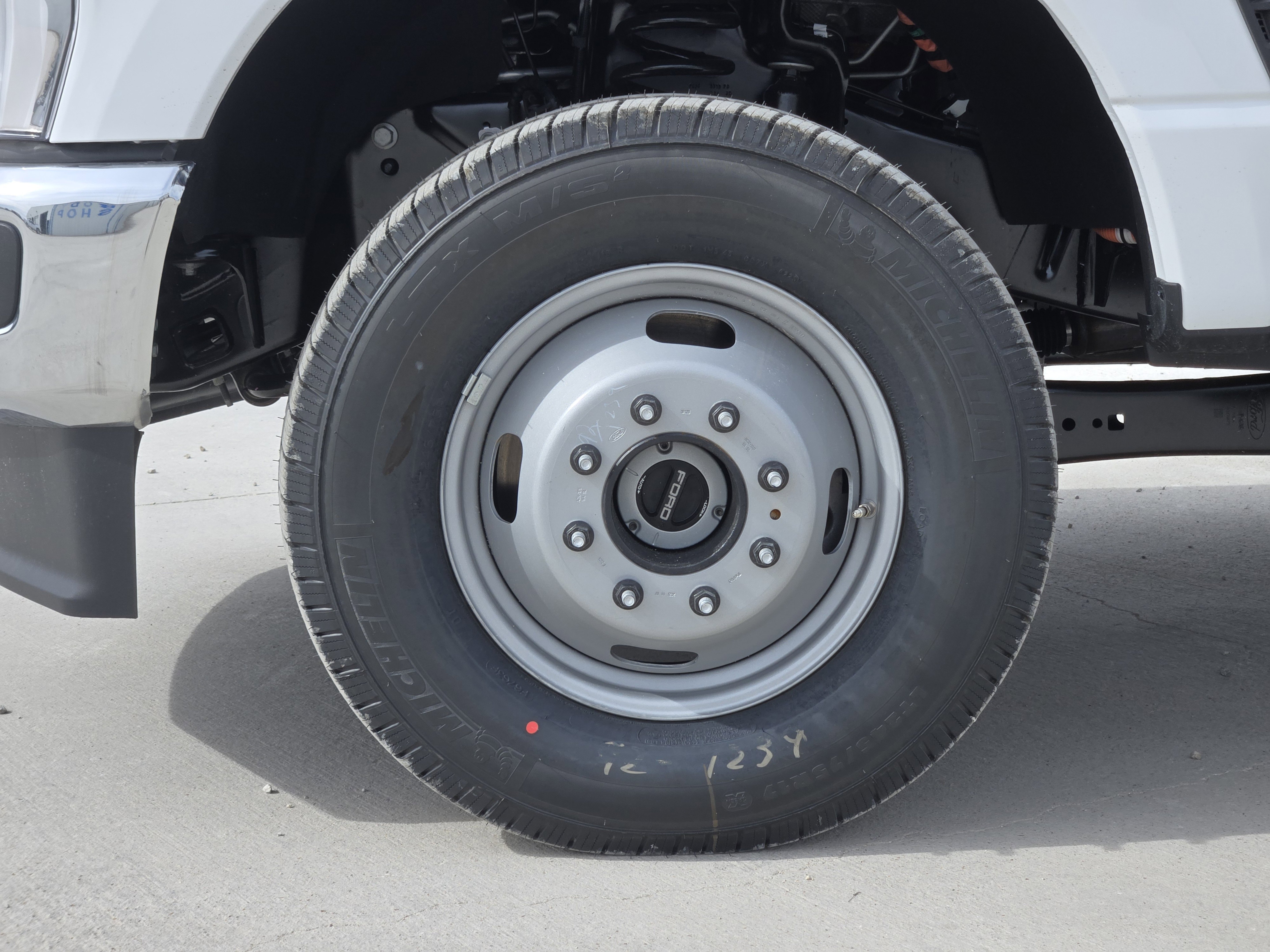 2025 Ford F-350 XL photo 7