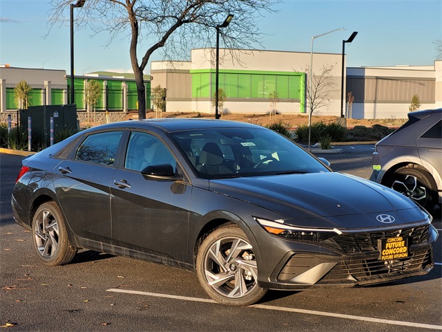 New 2025 Hyundai Elantra SEL