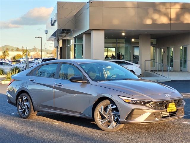 New 2025 Hyundai Elantra SEL