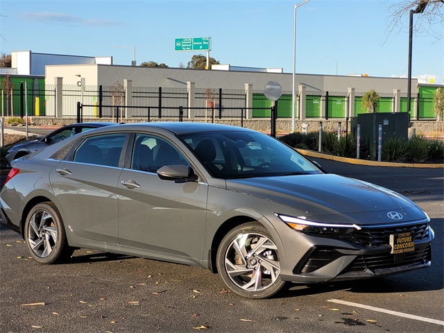 New 2025 Hyundai Elantra SEL