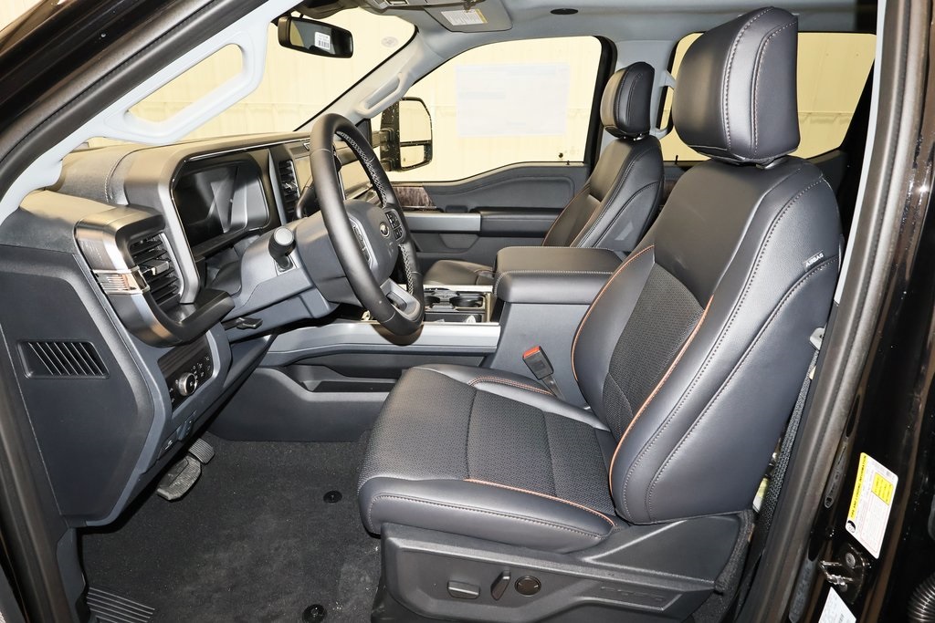 2025 Ford F-350 photo 8