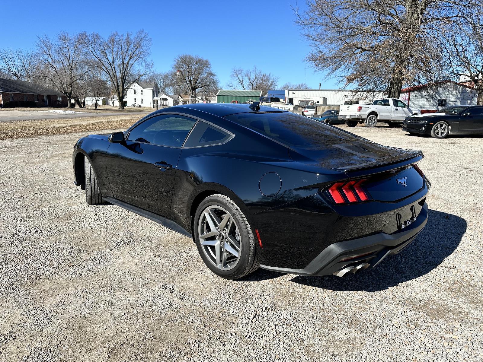 2024 Ford Mustang Premium photo 7