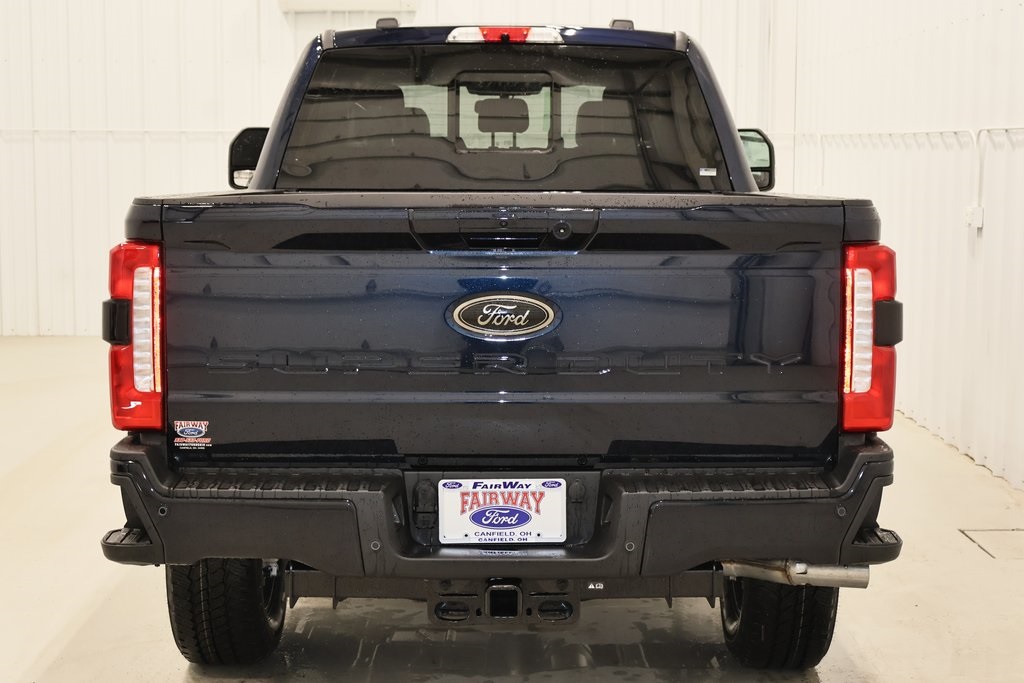 2025 Ford F-350 photo 4