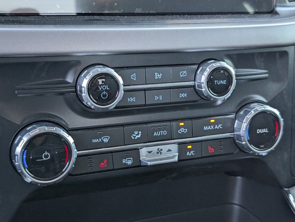 2024 Ford F-150 Lightning XLT photo 14