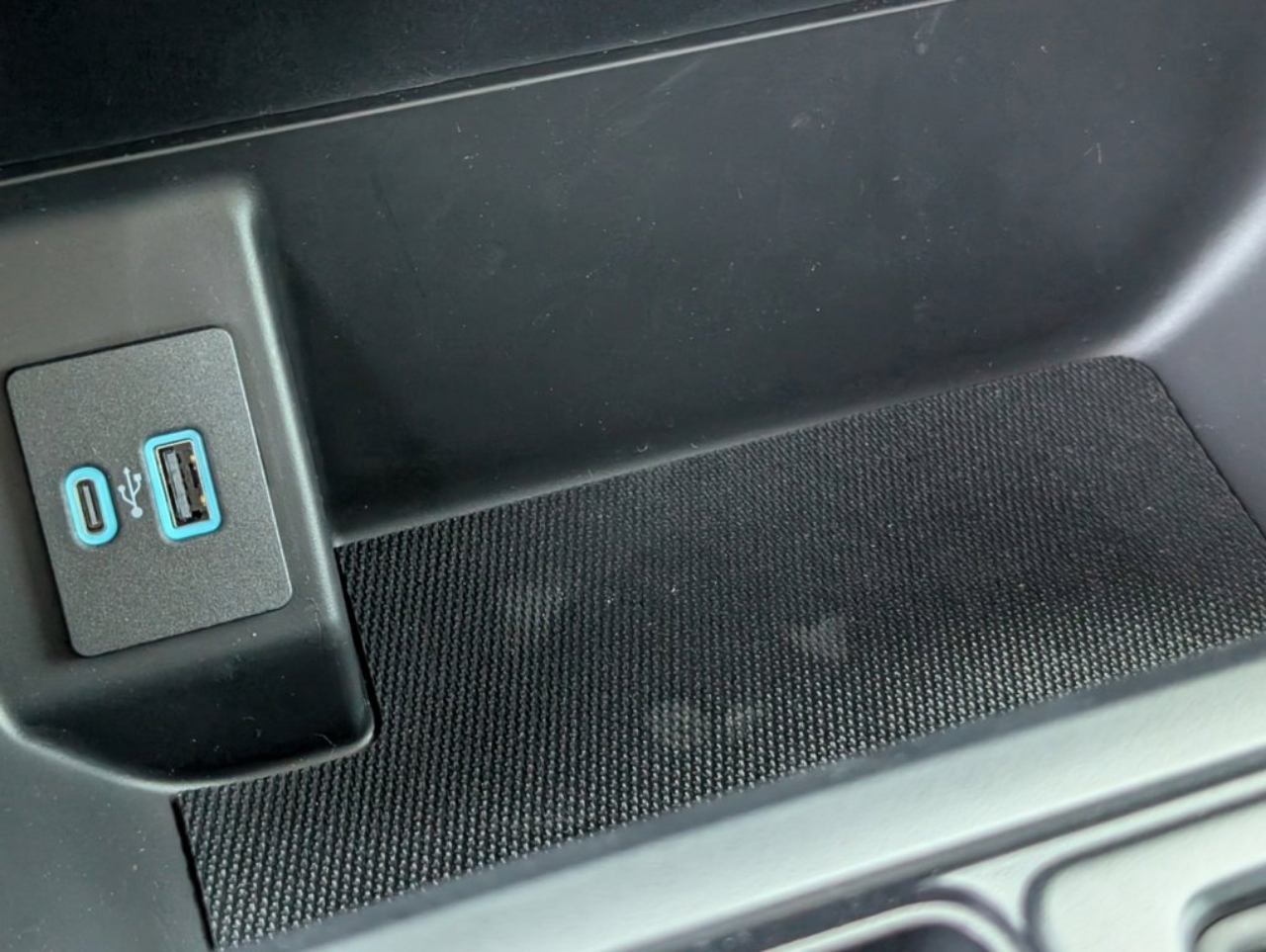 2024 Ford F-150 Lightning XLT - Photo 18