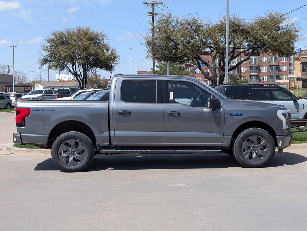 2024 Ford F-150 Lightning XLT photo 23