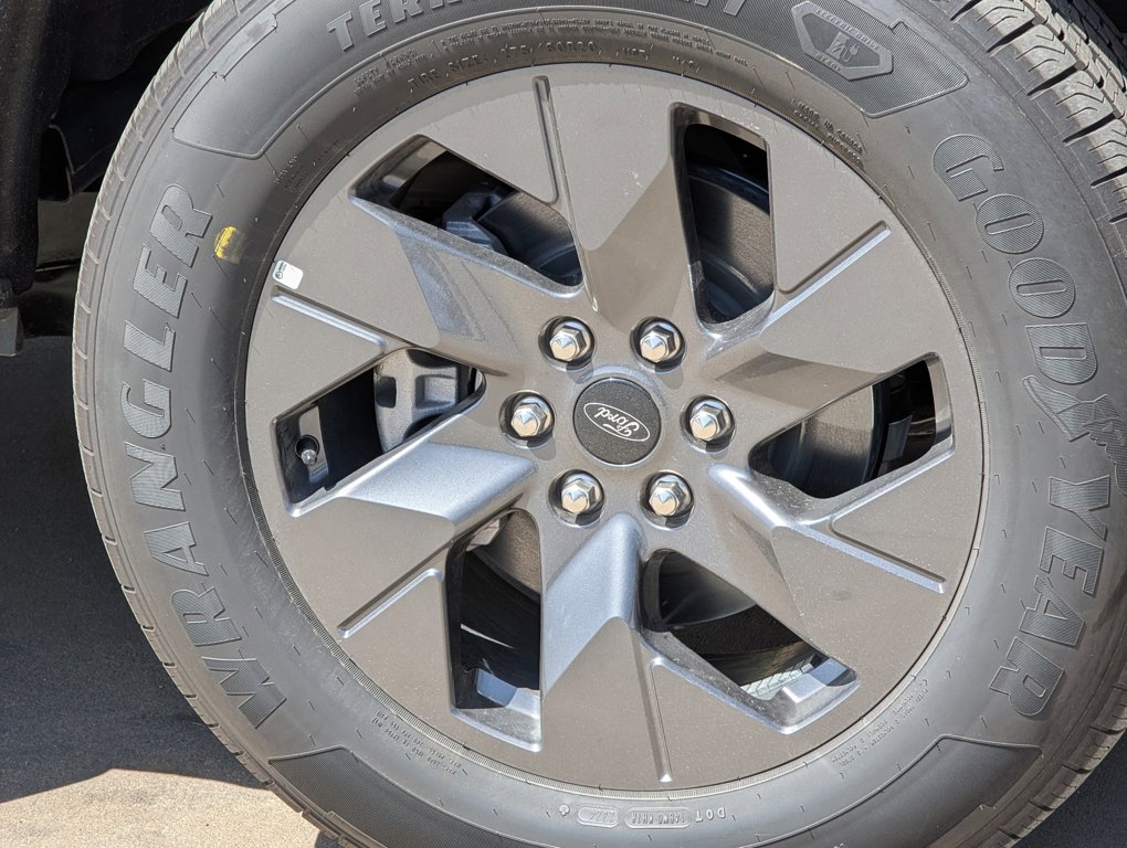 2024 Ford F-150 Lightning XLT photo 5