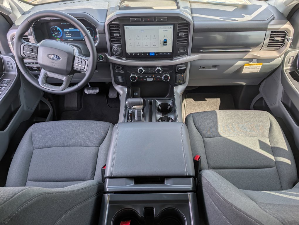 2024 Ford F-150 Lightning XLT photo 8
