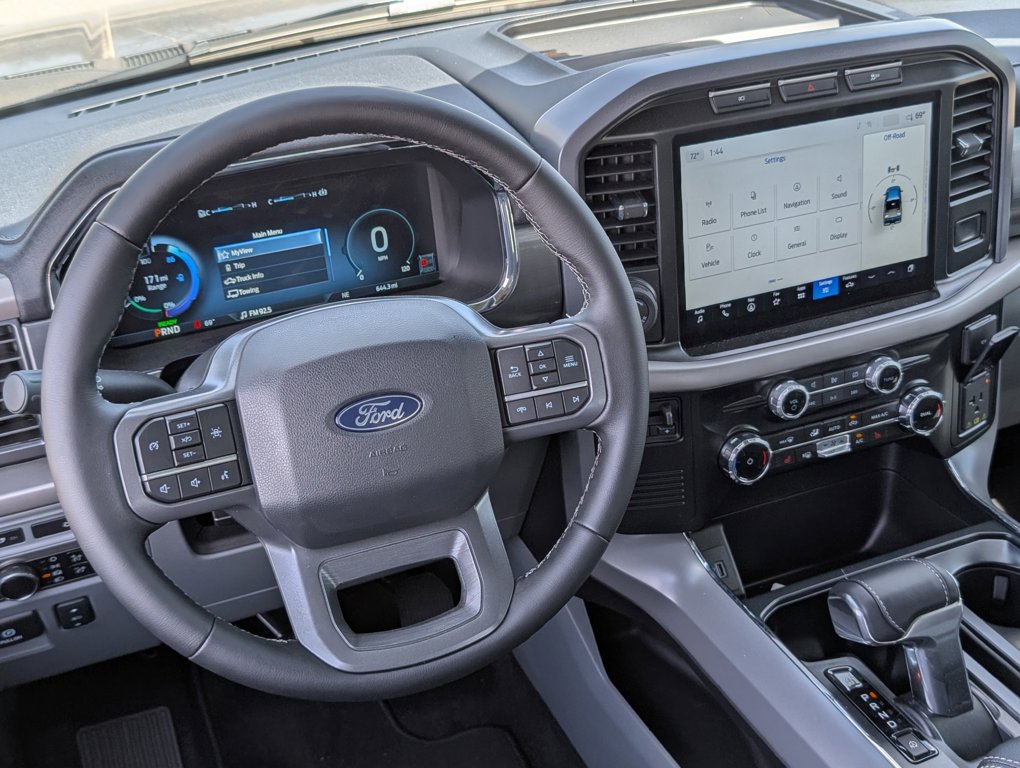 2024 Ford F-150 Lightning XLT photo 9