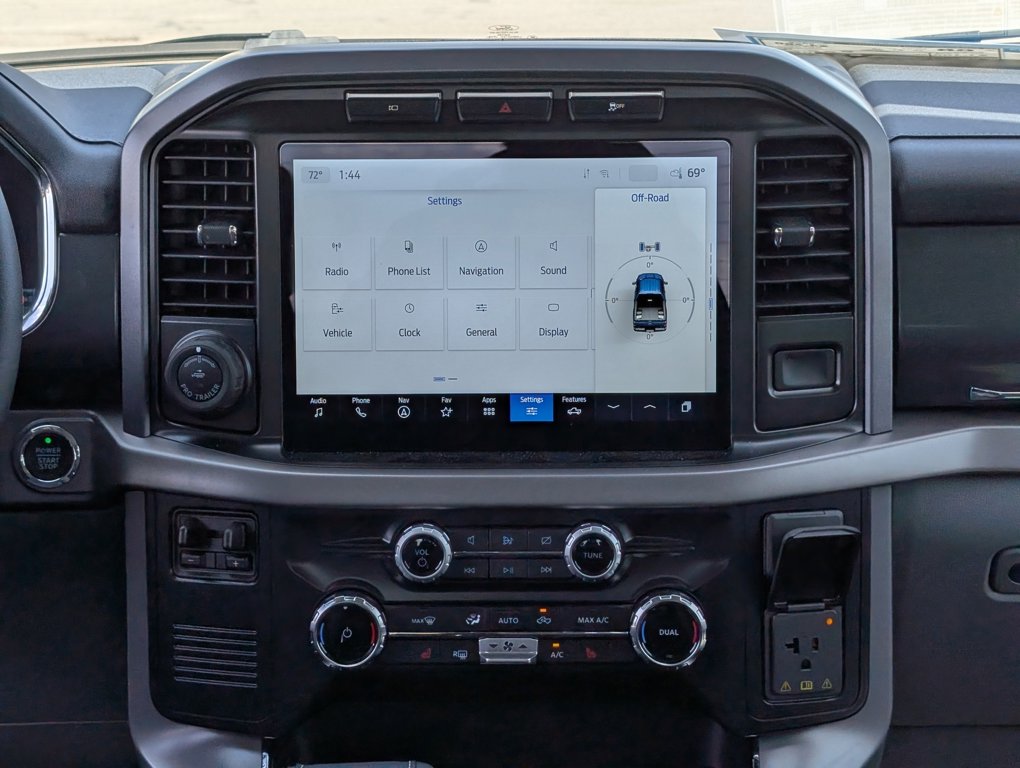 2024 Ford F-150 Lightning XLT photo 13