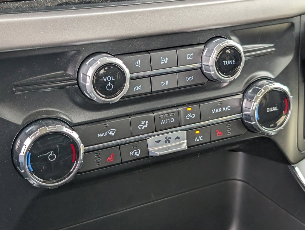 2024 Ford F-150 Lightning XLT photo 15