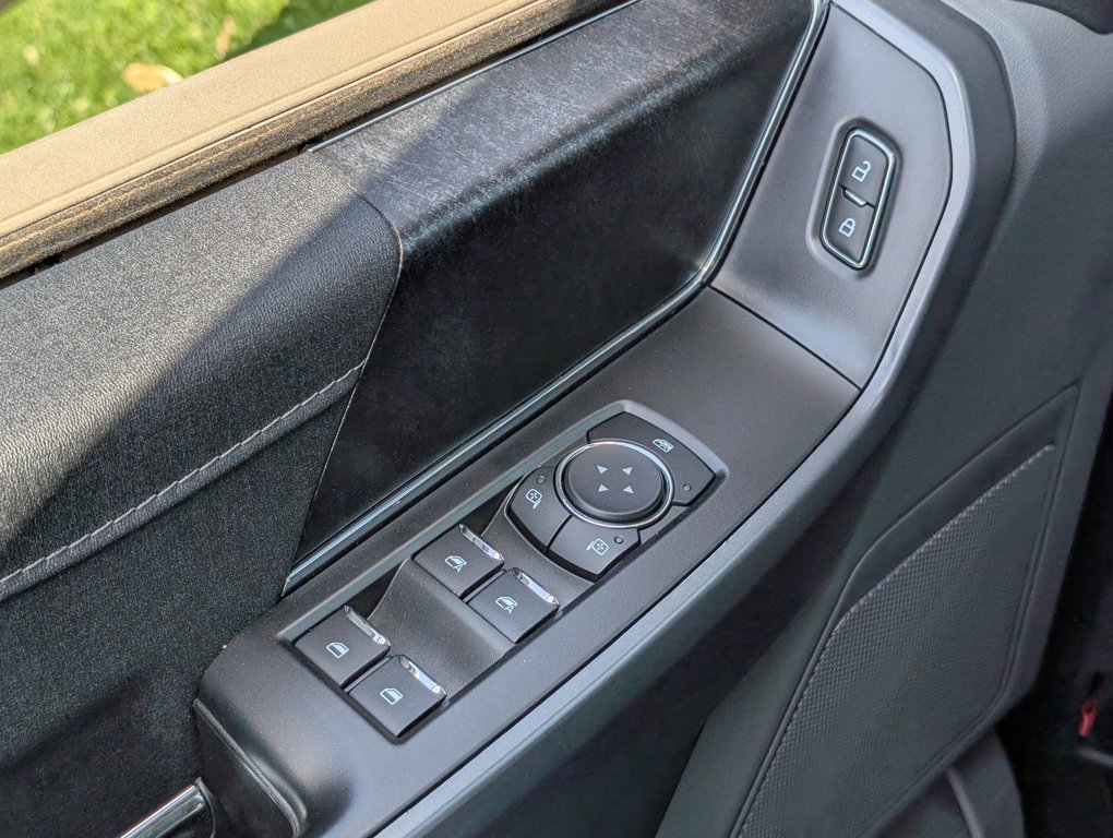2024 Ford F-150 Lightning XLT photo 20