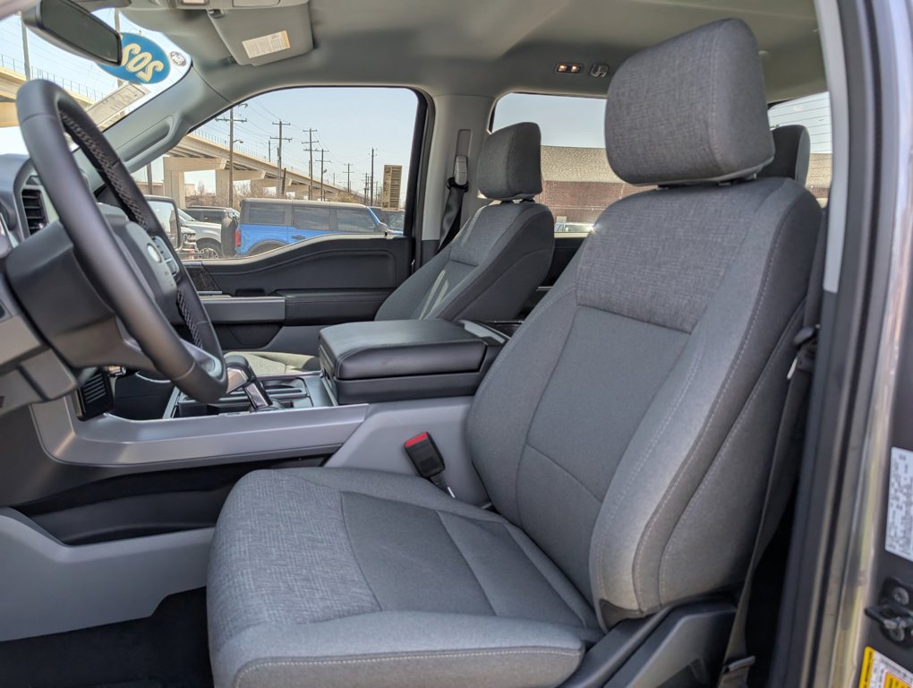 2024 Ford F-150 Lightning XLT photo 21