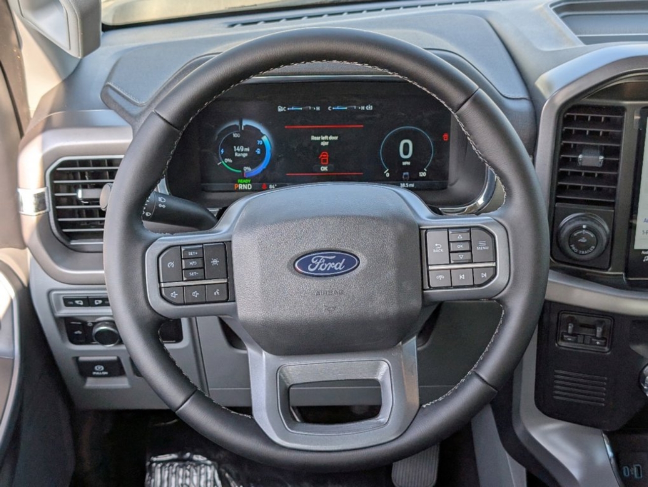 2024 Ford F-150 Lightning XLT - Photo 13
