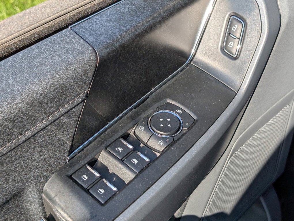 2024 Ford F-150 Lightning XLT photo 19