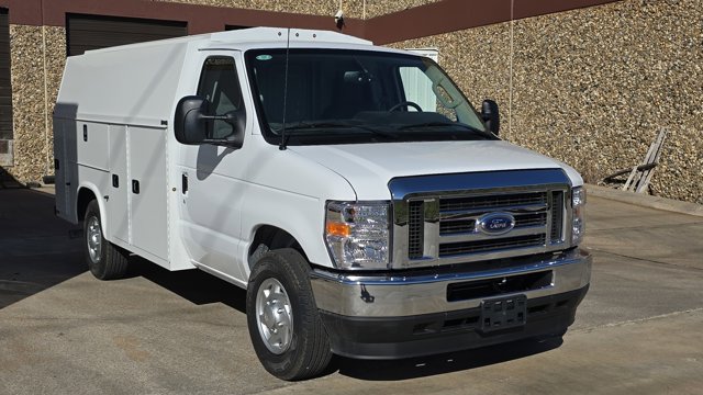 New 2025 Ford E-Series Cutaway 