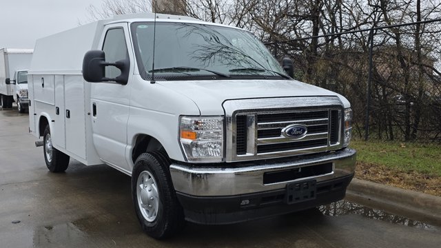 New 2025 Ford E-Series Cutaway 