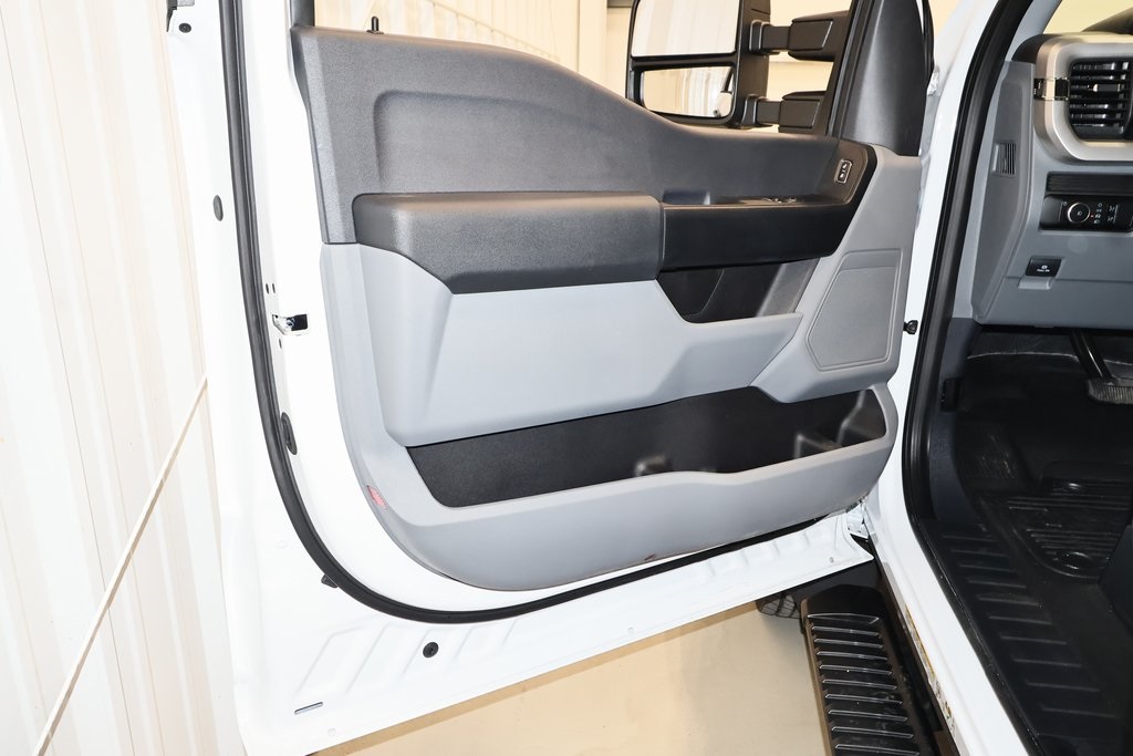 2024 Ford F-550 photo 4