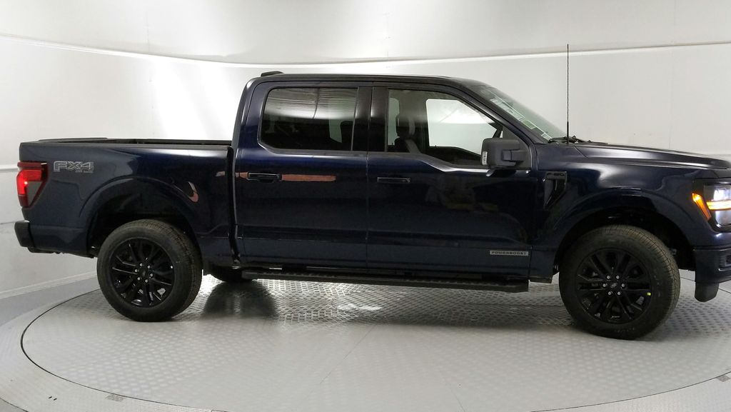 2025 Ford F-150 XLT photo 2