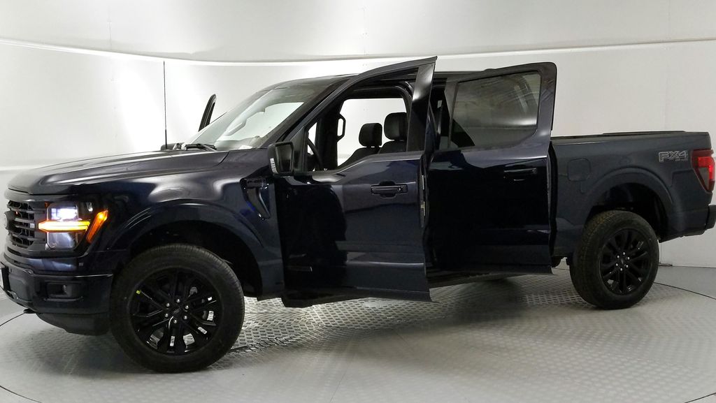 2025 Ford F-150 XLT photo 12