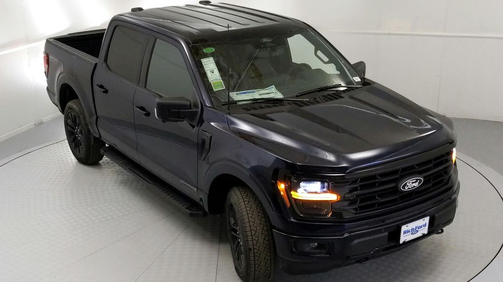2025 Ford F-150 XLT photo 13