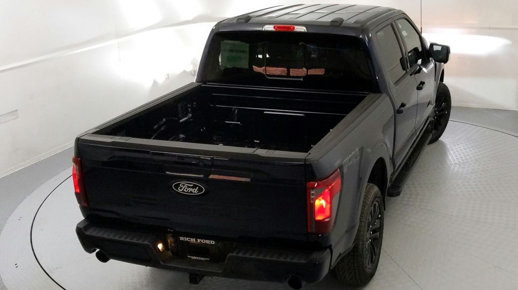 2025 Ford F-150 XLT photo 16
