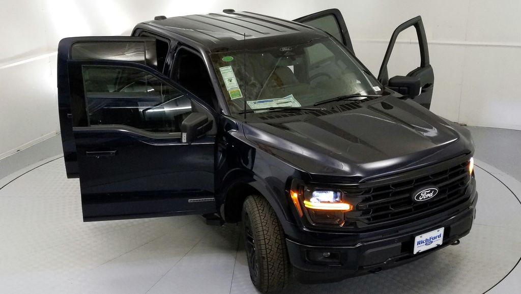 2025 Ford F-150 XLT photo 21