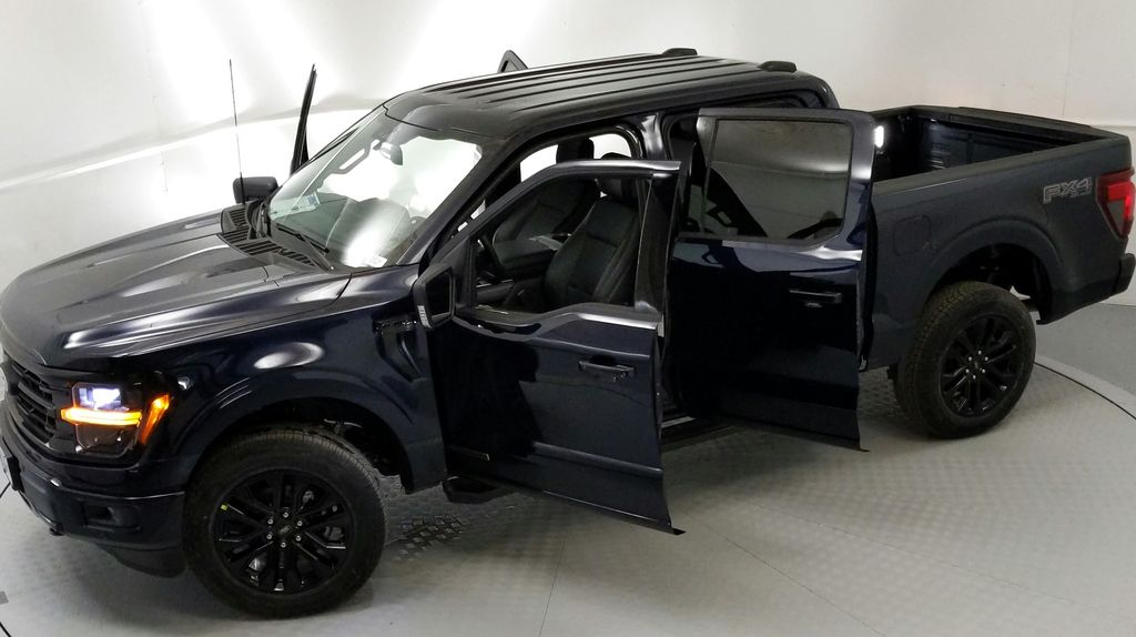 2025 Ford F-150 XLT photo 24