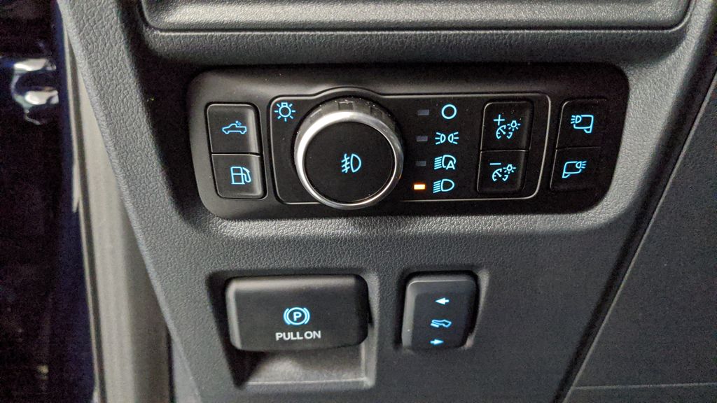 2025 Ford F-150 XLT photo 32