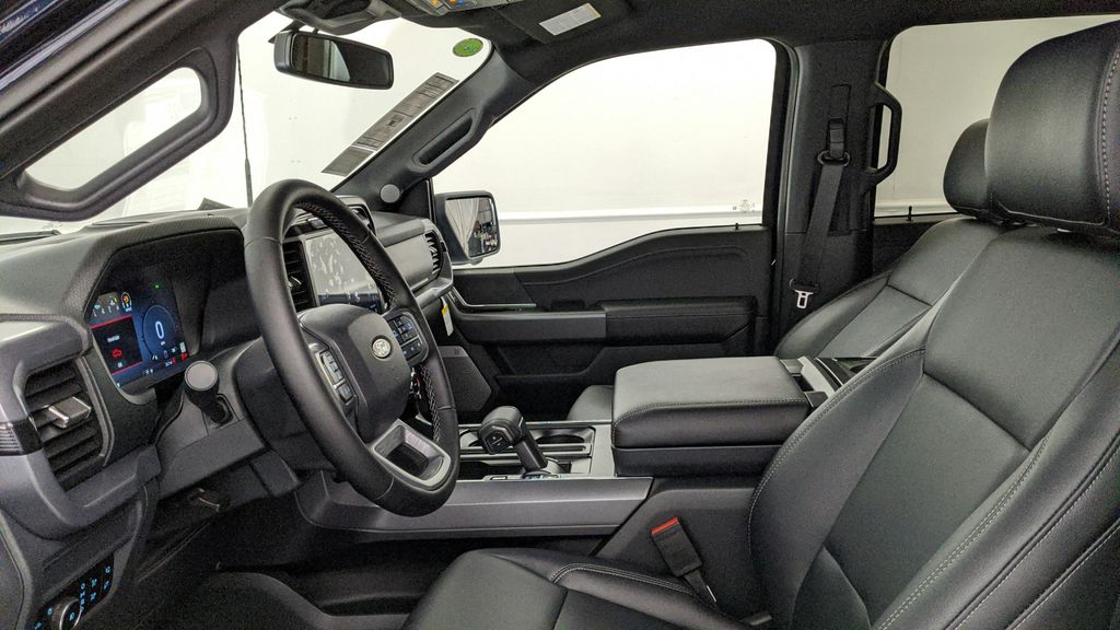 2025 Ford F-150 XLT photo 33