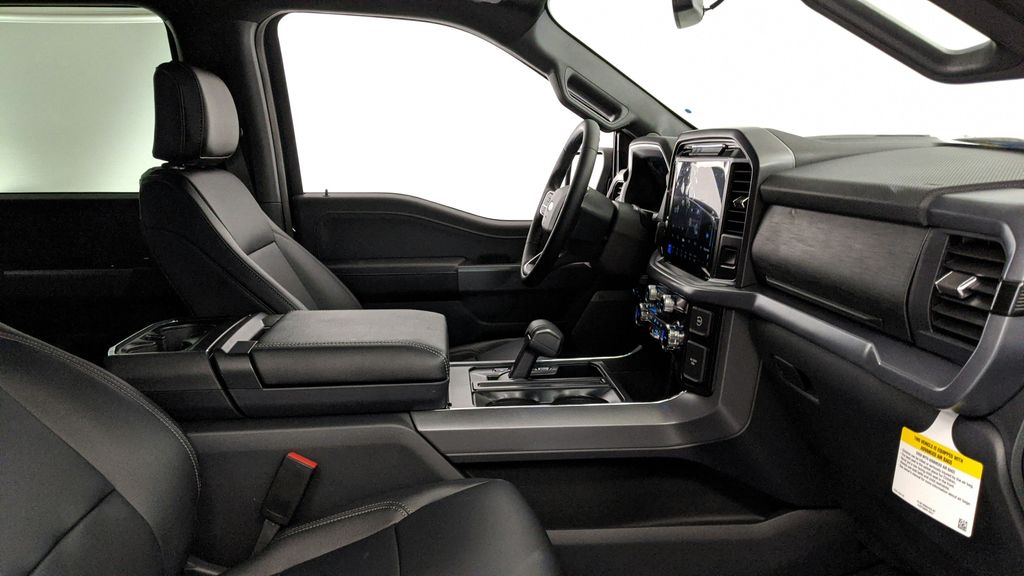 2025 Ford F-150 XLT photo 37