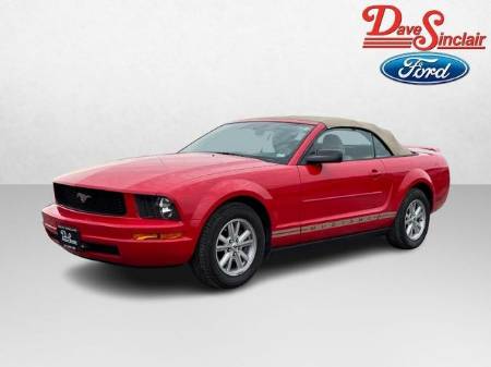 2005 Ford Mustang Deluxe