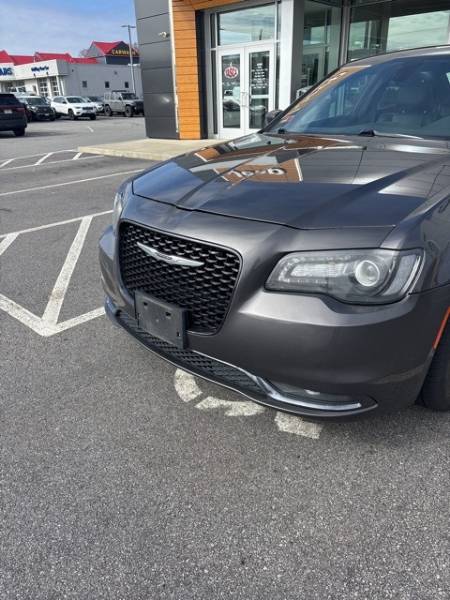 2016 Chrysler 300 S