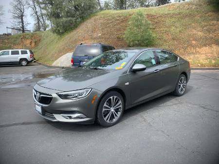 2019 Buick Regal Sportback Essence