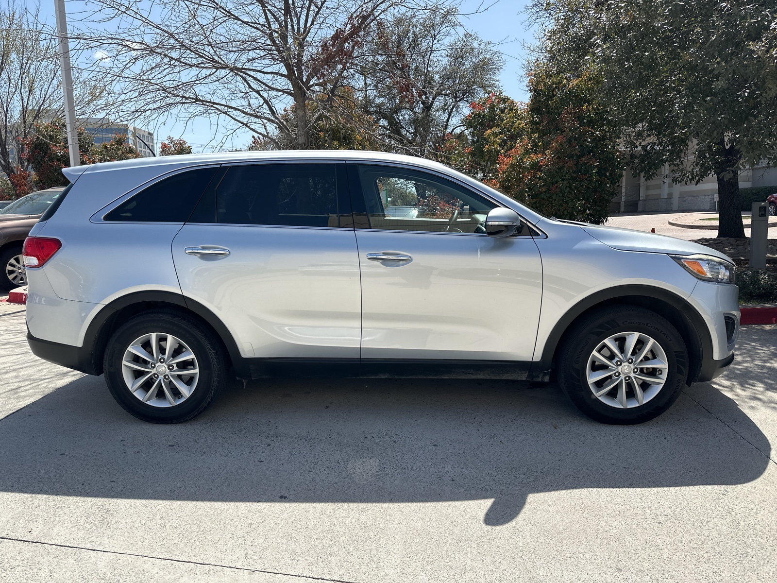 Used 2018 Kia Sorento L with VIN 5XYPG4A39JG364732 for sale in Irving, TX