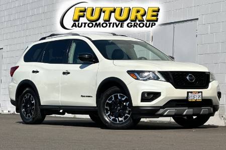 2020 Nissan Pathfinder SV