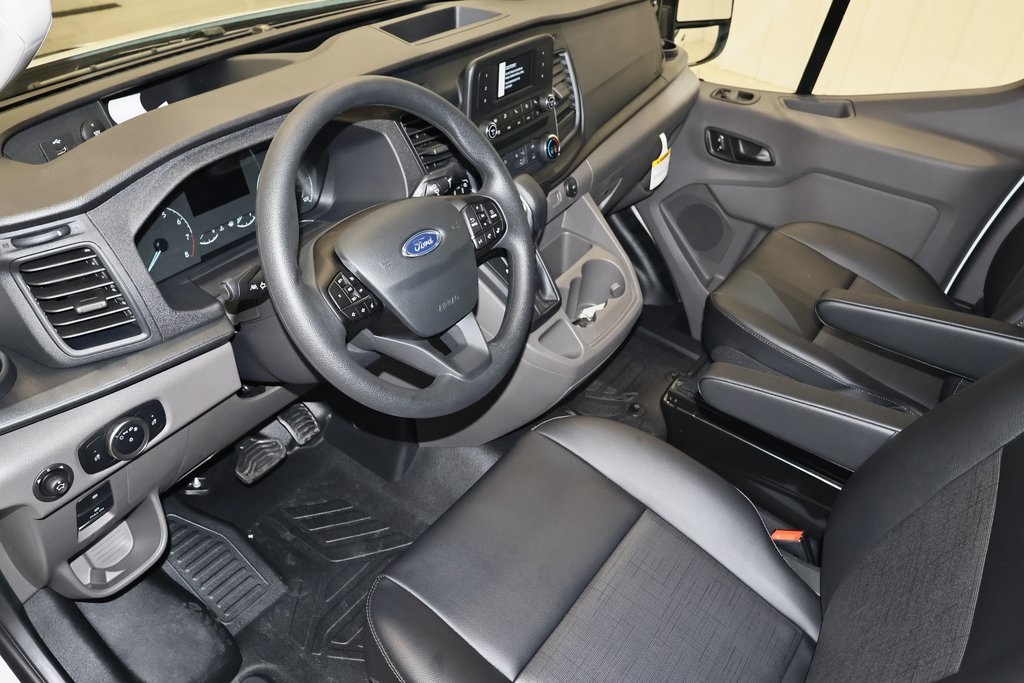 2025 Ford Transit photo 17