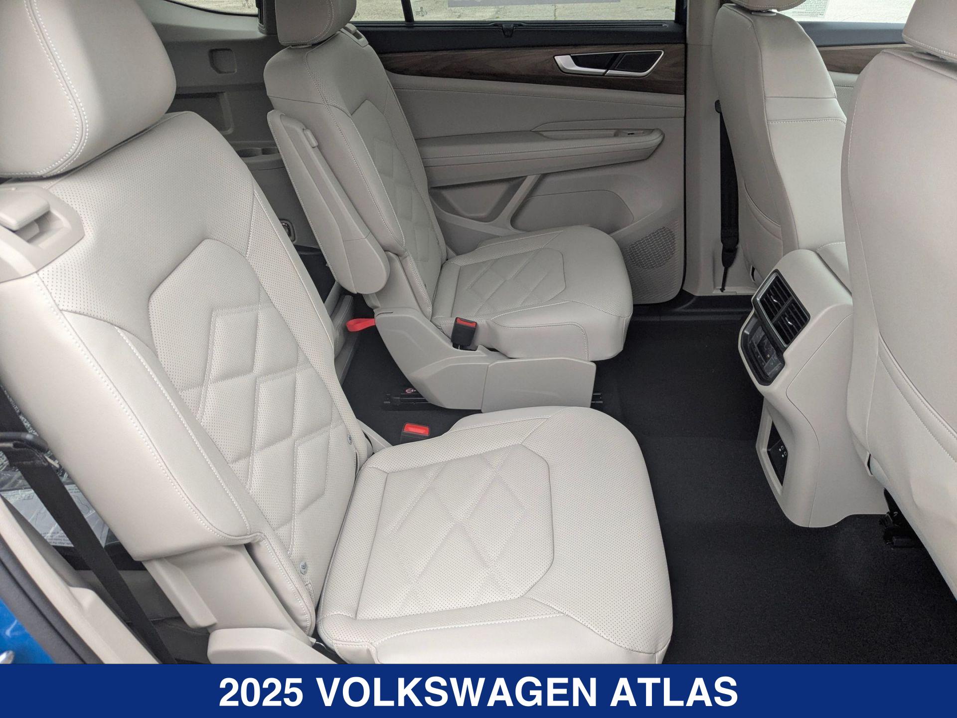 2025 Volkswagen Atlas SE Technology photo 20