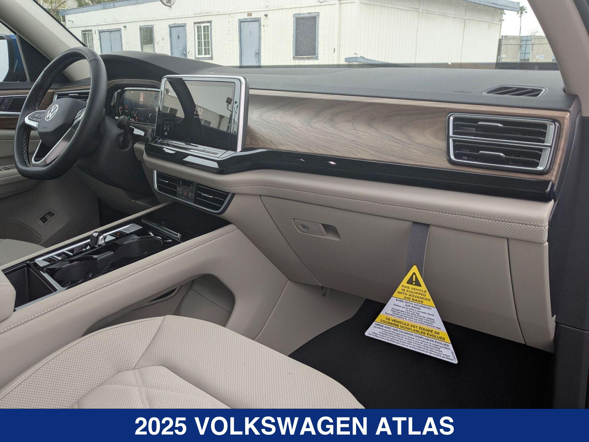 2025 Volkswagen Atlas SE Technology photo 22