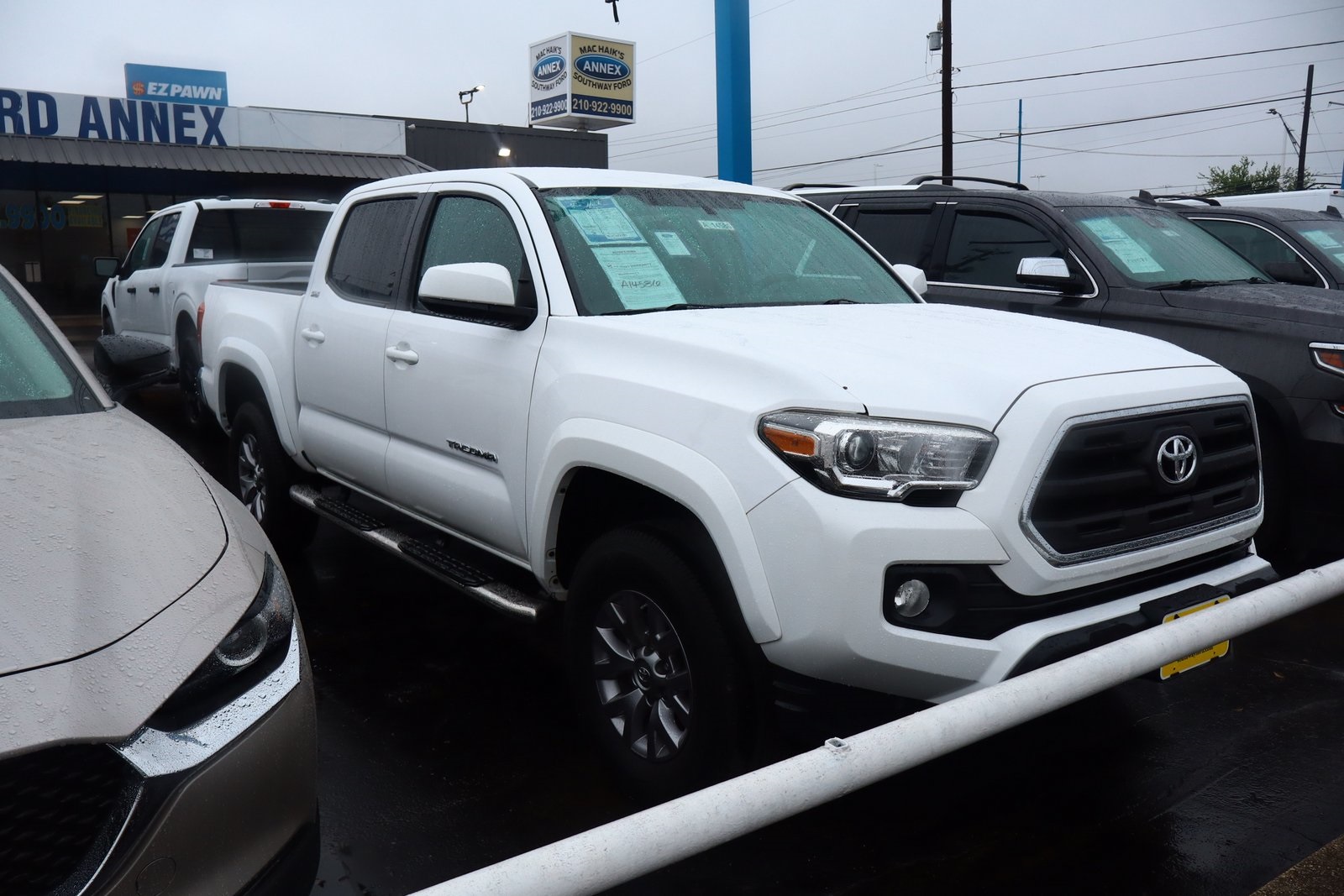 Used 2017 Toyota Tacoma SR5 with VIN 5TFAZ5CN3HX053499 for sale in San Antonio, TX
