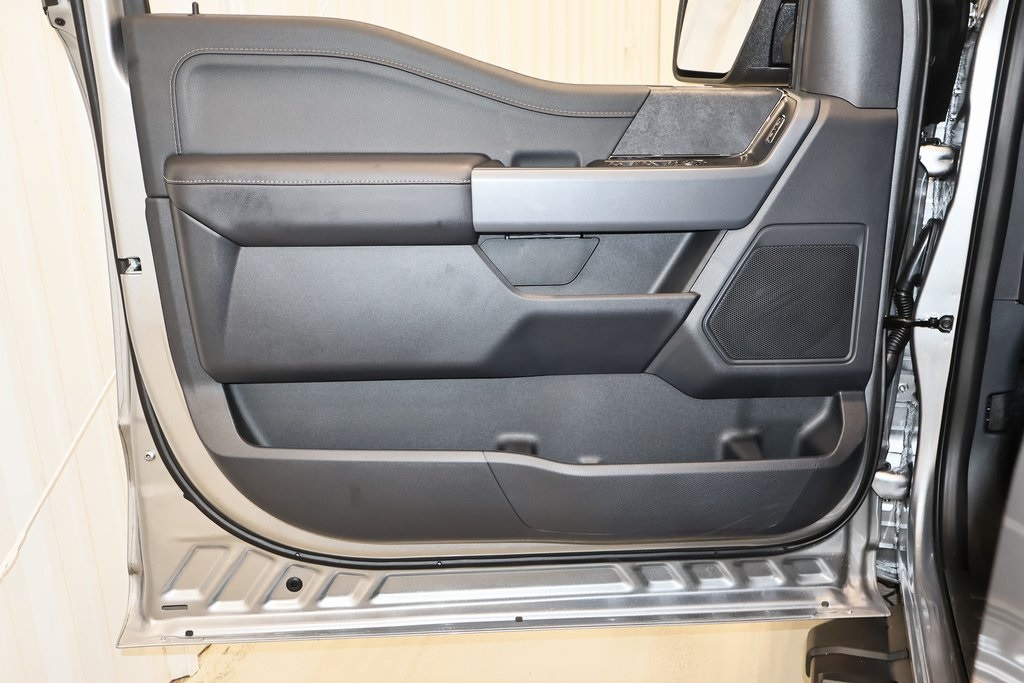 2025 Ford F-150 XLT photo 9