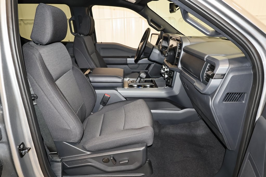 2025 Ford F-150 XLT photo 12