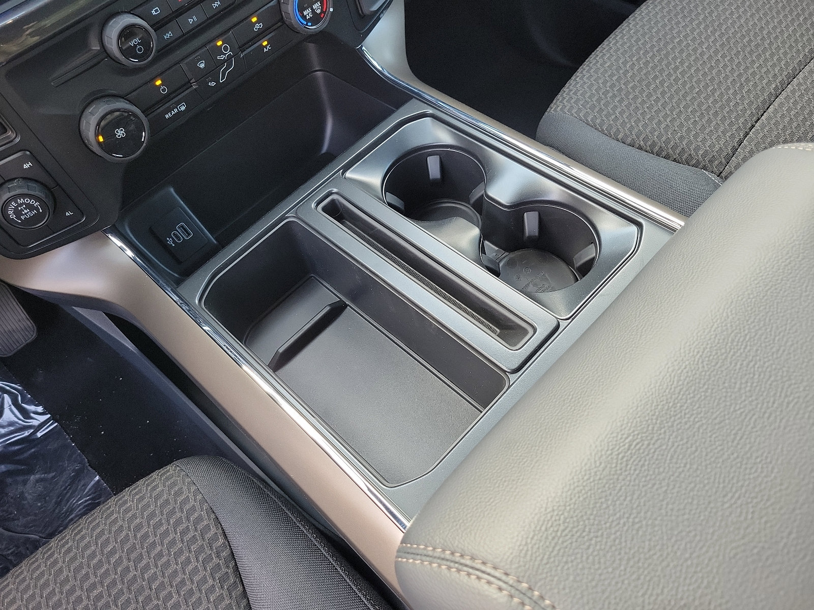 2025 Ford F-150 STX photo 5