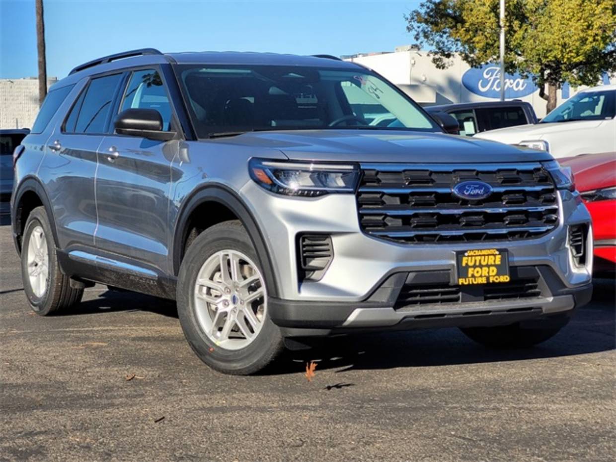 2025 Ford Explorer Active's photo