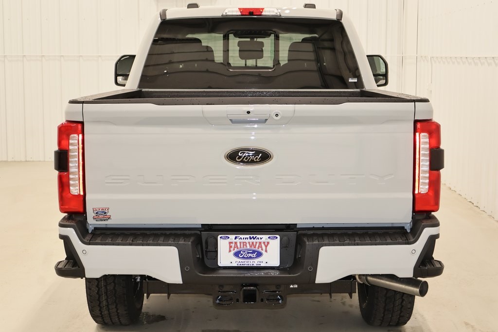 2025 Ford F-350 photo 7