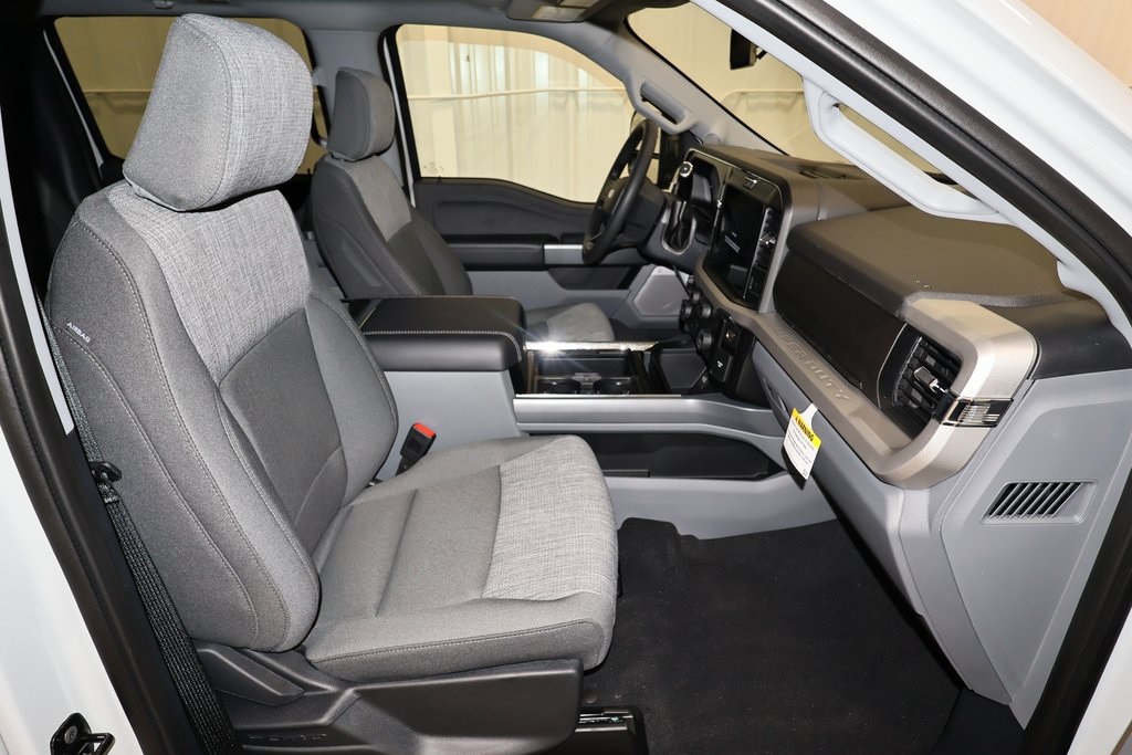 2025 Ford F-350 photo 13