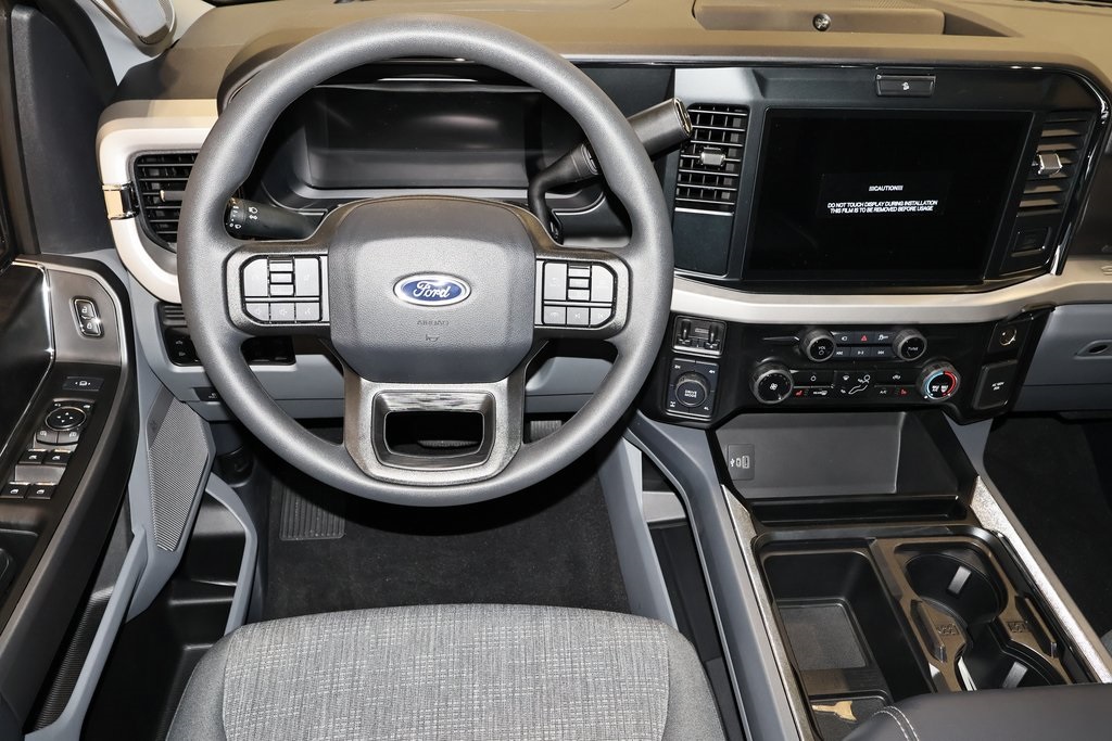 2025 Ford F-350 photo 14