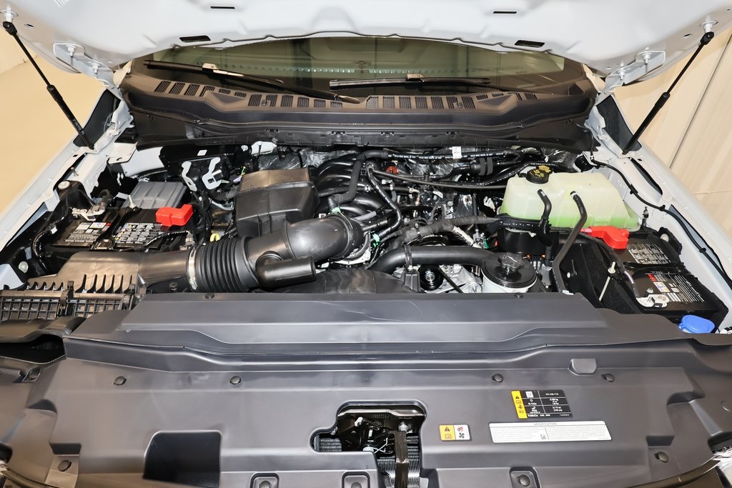 2025 Ford F-350 photo 28