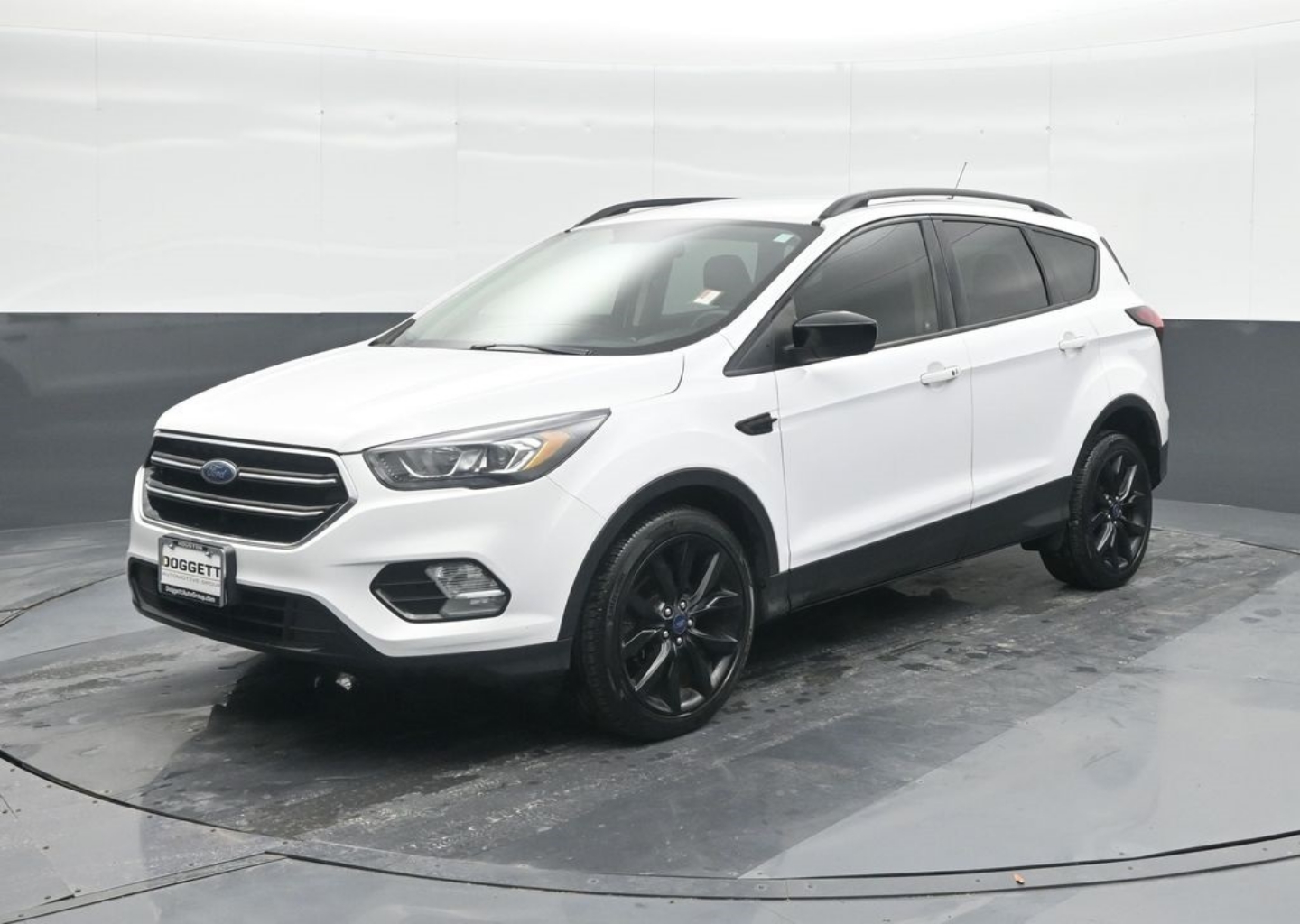 Used 2019 Ford Escape SE with VIN 1FMCU0GDXKUB85790 for sale in Houston, TX
